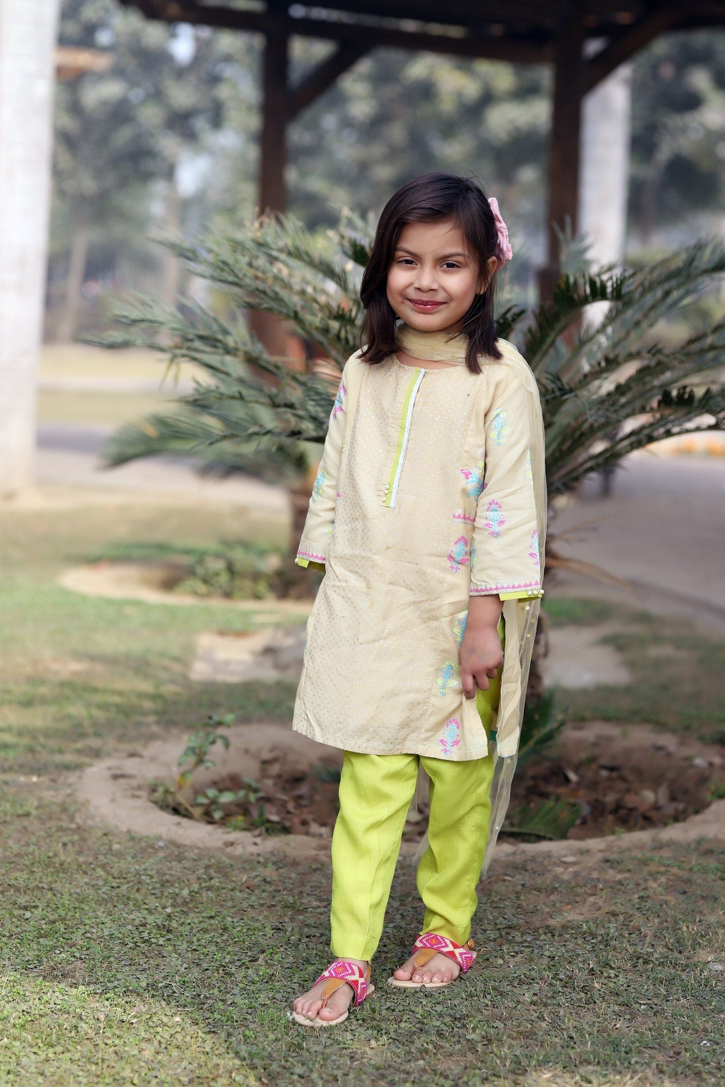 Girls 3 pc kurta trouser and dupatta