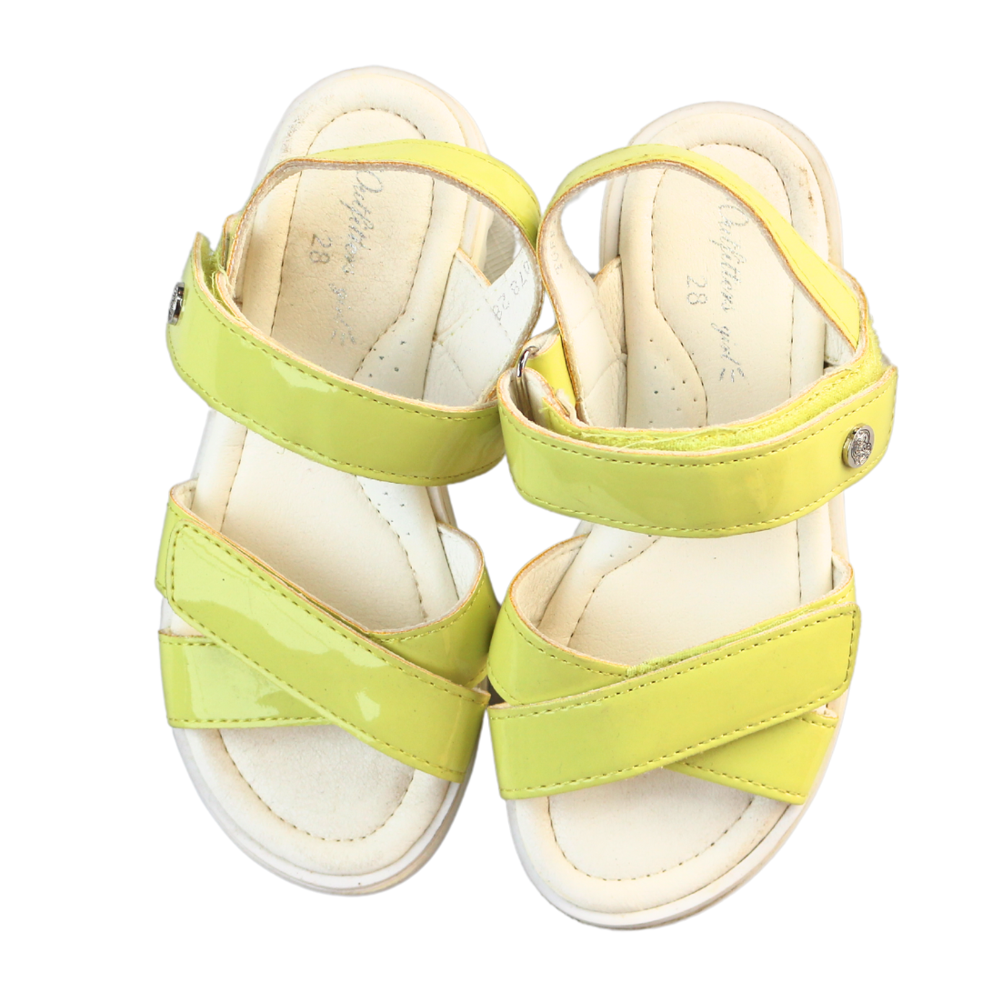 Girls yellow sandle